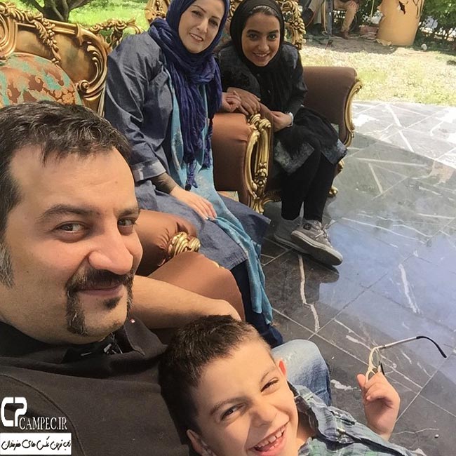 شقایق دهقان با همسرش محراب قاسم خانی و فرزندانشان