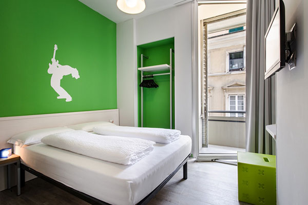 دکوراسیون اتاق خواب به رنگ سبز پسته ای